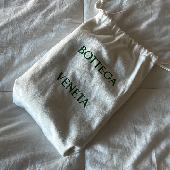 Like New Auth Bottega Veneta Jodie Mini Knotted Intrecciato Leather Tote Bag - Picture 4 of 11